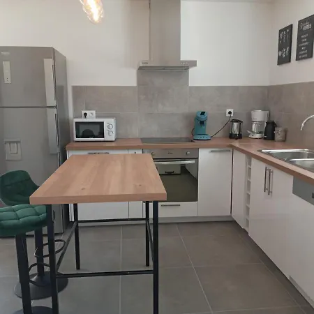 L'echappee Belle, Grande Maison En Pleine Campagne Holiday home *