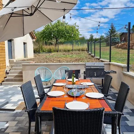L'echappee Belle, Grande Maison En Pleine Campagne Holiday home *